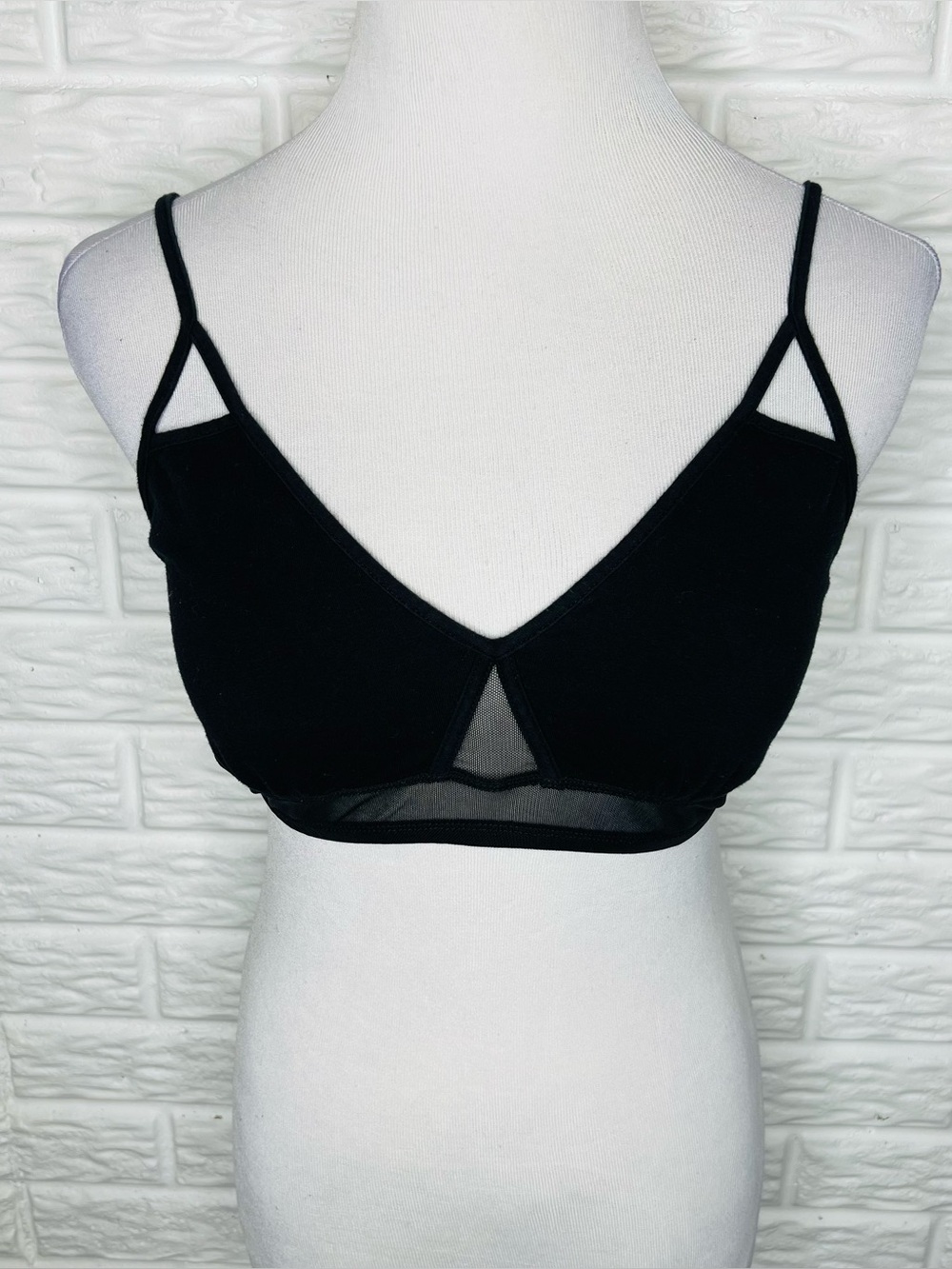 EXPRESS Black Strappy Mesh Detail Bralette Size M